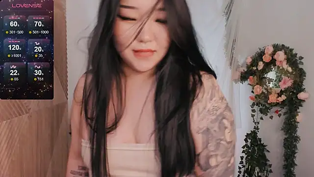 mei honey  online show from February 21, 2025, 5:09 pm