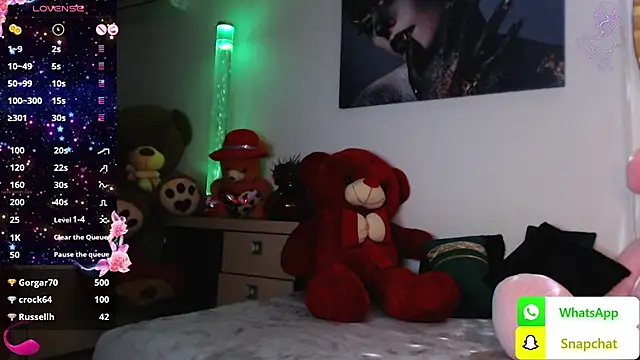 Snapshot of EvelynAisha chatting on February 14, 2025, 3:58 pm EvelynAisha online show from February 14, 2025, 3:58 pm