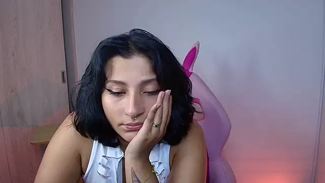 Pauilina online show from January 19, 2025, 1:21 am