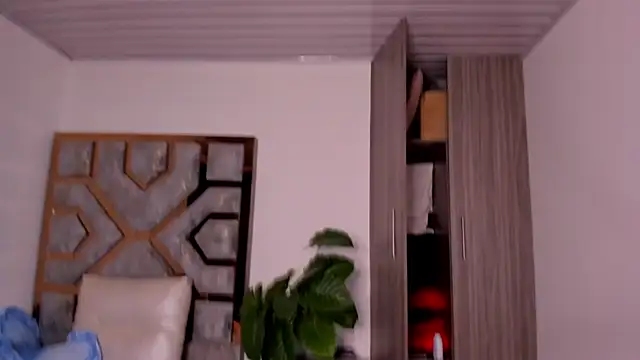 Snapshot of BRITHANY_SPARK chatting on January 31, 2025, 1:54 am BRITHANY SPARK online show from January 31, 2025, 1:54 am