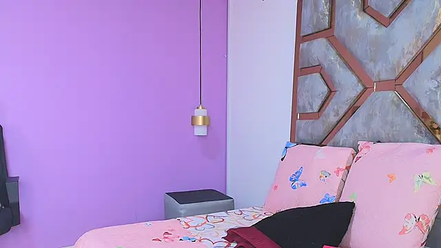 BRITHANY SPARK online show from December 19, 2025, 3:46 am