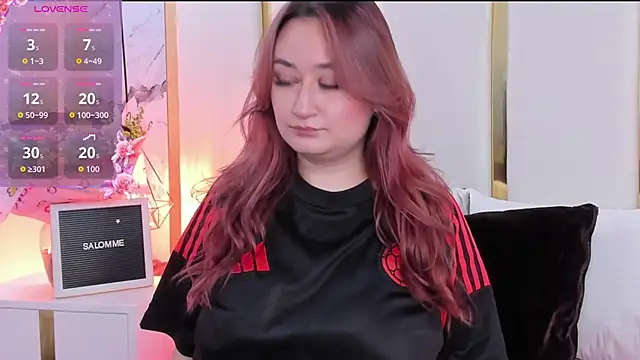 SalommeFlores online show from September 9, 2025, 10:42 pm