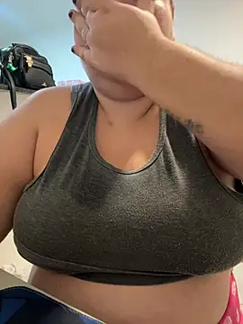 Snapshot of carola_hotwife chatting on June 30, 2026, 8:43 pm carola hotwife online show from June 30, 2026, 8:43 pm