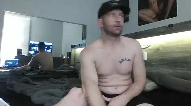 Snapshot of Edward_LongCock chatting on January 14, 2025, 6:02 am Edward LongCock online show from January 14, 2025, 6:02 am