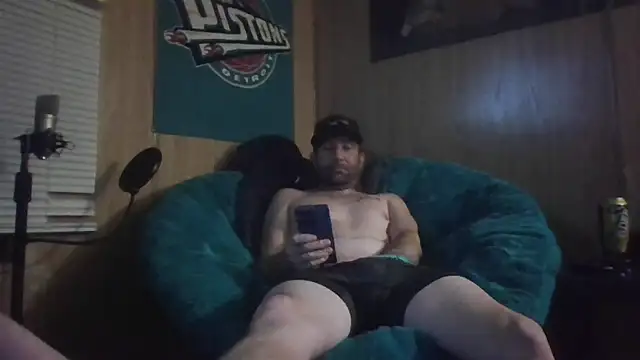 Edward LongCock online show from November 12, 2025, 5:19 am