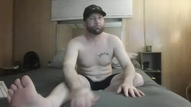 Snapshot of Edward_LongCock chatting on April 17, 2026, 6:05 am Edward LongCock online show from April 17, 2026, 6:05 am