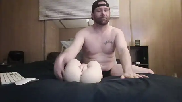 Snapshot of Edward_LongCock chatting on May 3, 2026, 4:29 am Edward LongCock online show from May 3, 2026, 4:29 am