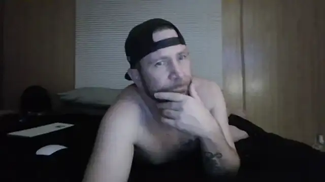 Snapshot of Edward_LongCock chatting on May 17, 2026, 5:16 am Edward LongCock online show from May 17, 2026, 5:16 am