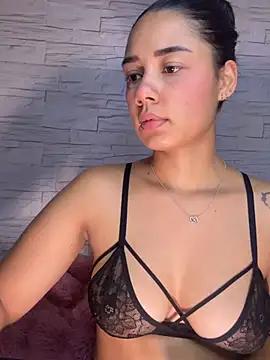 Snapshot of _Luana chatting on July 5, 2026, 2:40 am Luana online show from July 5, 2026, 2:40 am