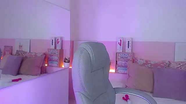 Snapshot of violeta_leon chatting on February 25, 2025, 5:41 am violeta leon online show from February 25, 2025, 5:41 am