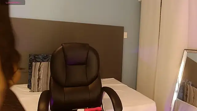 Snapshot of violeta_leon chatting on September 24, 2025, 3:21 am violeta leon online show from September 24, 2025, 3:21 am