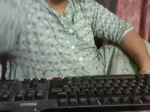 Snapshot of Naughty_Nityaa chatting on January 2, 2025, 9:33 am Naughty Nityaa online show from January 2, 2025, 9:33 am