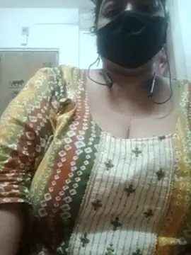 Snapshot of zeepe19 chatting on March 2, 2026, 9:10 pm zeepe19 online show from March 2, 2026, 9:10 pm