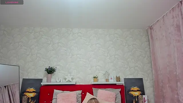 Snapshot of KattyPeachX chatting on April 30, 2026, 1:12 am KattyPeachX online show from April 30, 2026, 1:12 am