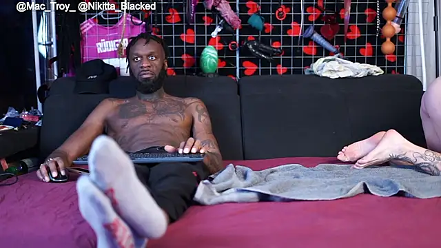 MacTroy online show from March 22, 2026, 5:38 pm