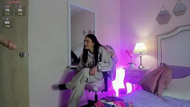 Snapshot of KIMAPRIL chatting on September 17, 2025, 7:37 pm KIMAPRIL online show from September 17, 2025, 7:37 pm