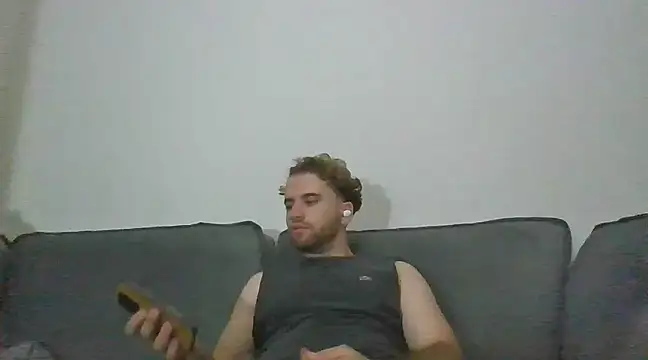 Snapshot of TomAlex chatting on December 10, 2024, 1:22 am TomAlex online show from December 10, 2024, 1:22 am