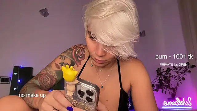 daddyspixxie420 online show from October 15, 2025, 9:09 am