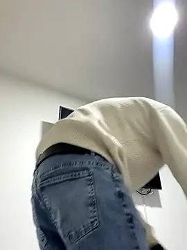 Snapshot of JuanZapata33 chatting on December 16, 2025, 2:16 am JuanZapata33 online show from December 16, 2025, 2:16 am