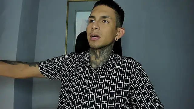 Travistanner 28 online show from February 4, 2026, 6:41 am