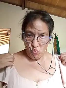 Snapshot of florecita69 chatting on October 12, 2025, 8:30 pm florecita69 online show from October 12, 2025, 8:30 pm