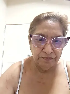 florecita69 online show from January 16, 2026, 2:43 pm