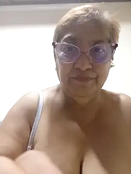 florecita69 online show from March 6, 2026, 2:30 am