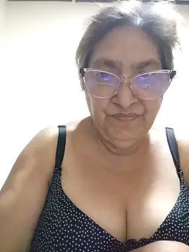 florecita69 online show from May 3, 2026, 1:22 am