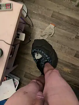 Hornyguynotshy198214 online show from February 12, 2026, 12:38 am