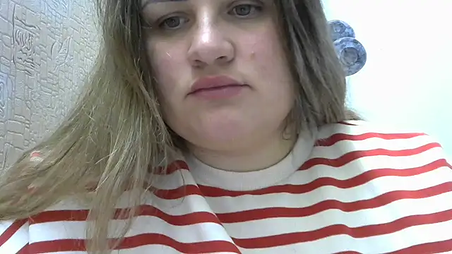 Snapshot of Honeydew-Waves chatting on December 16, 2025, 6:07 am Honeydew-Waves online show from December 16, 2025, 6:07 am