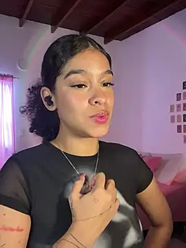 Snapshot of Arteatenea__ chatting on December 22, 2024, 8:03 pm Arteatenea online show from December 22, 2024, 8:03 pm