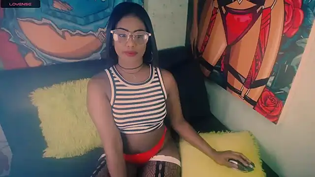 Littleindianmilf online show from November 18, 2025, 9:25 am