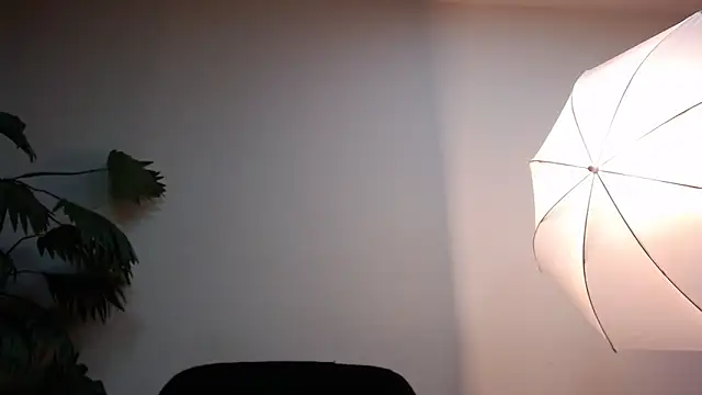 Snapshot of brendamaz chatting on March 12, 2025, 12:36 pm brendamaz online show from March 12, 2025, 12:36 pm