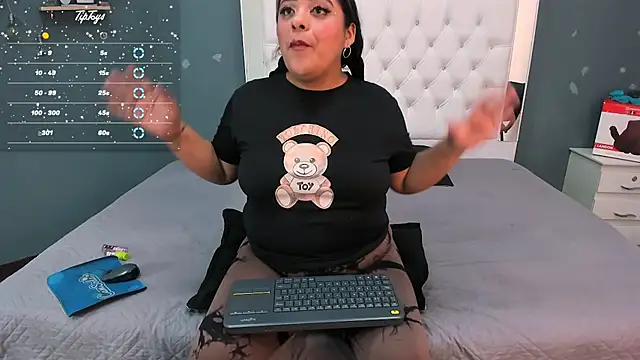 Snapshot of brendamaz chatting on November 13, 2025, 11:20 am brendamaz online show from November 13, 2025, 11:20 am