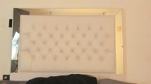 Snapshot of brendamaz chatting on December 17, 2025, 11:27 am brendamaz online show from December 17, 2025, 11:27 am