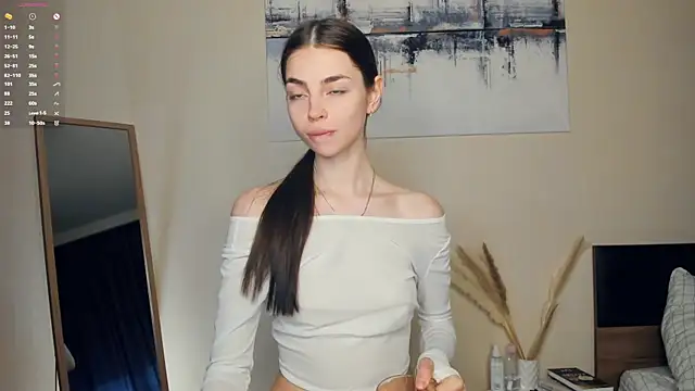 MaryJacksoon online show from February 10, 2026, 7:56 am