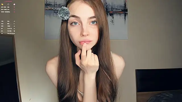 MaryJacksoon online show from April 10, 2026, 7:46 am