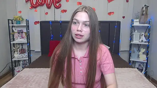 Snapshot of LaraPika chatting on May 11, 2026, 5:35 am LaraPika online show from May 11, 2026, 5:35 am