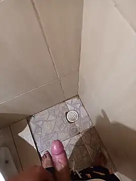 Snapshot of 1995eduardo chatting on February 5, 2025, 4:47 pm 1995eduardo online show from February 5, 2025, 4:47 pm