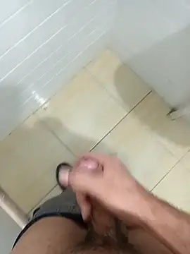 Snapshot of 1995eduardo chatting on September 9, 2025, 3:33 pm 1995eduardo online show from September 9, 2025, 3:33 pm