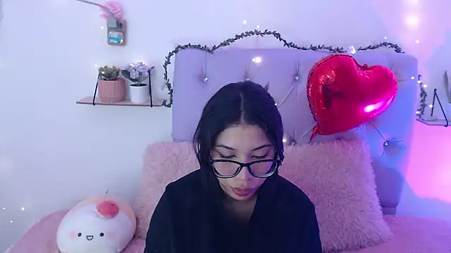 AmberJeong online show from February 7, 2025, 12:31 am