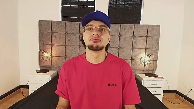 Snapshot of Amadeo_Wild chatting on March 8, 2025, 2:19 pm Amadeo Wild online show from March 8, 2025, 2:19 pm