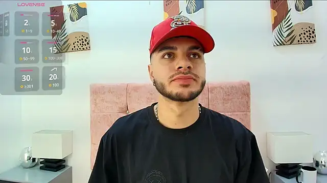 Snapshot of Amadeo_Wild chatting on October 22, 2025, 3:23 pm Amadeo Wild online show from October 22, 2025, 3:23 pm