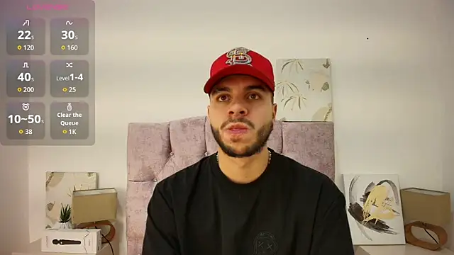 Snapshot of Amadeo_Wild chatting on November 11, 2025, 10:59 am Amadeo Wild online show from November 11, 2025, 10:59 am