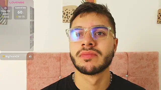 Snapshot of Amadeo_Wild chatting on November 17, 2025, 2:56 pm Amadeo Wild online show from November 17, 2025, 2:56 pm