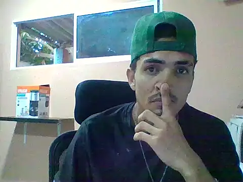 Snapshot of jeremy_scott chatting on October 27, 2025, 10:14 pm jeremy scott online show from October 27, 2025, 10:14 pm