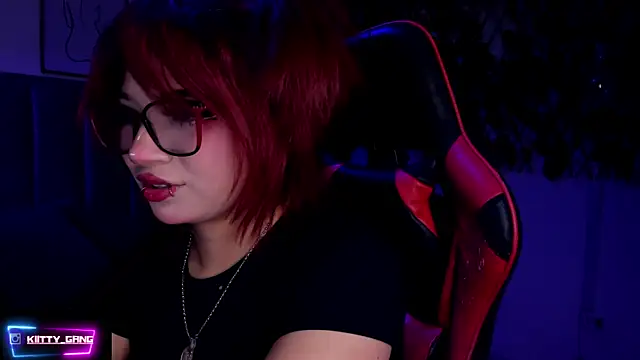 Kitty Gang online show from November 15, 2025, 2:20 am