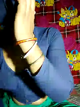 Snapshot of indiancouple09 chatting on December 3, 2024, 10:51 pm indiancouple09 online show from December 3, 2024, 10:51 pm