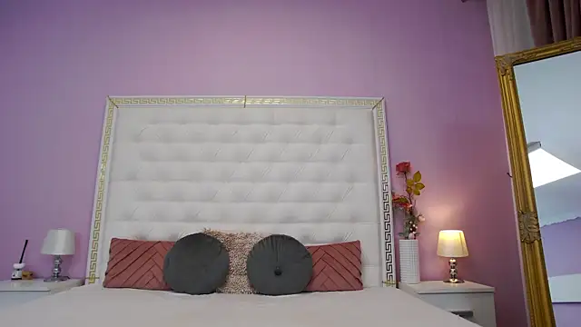 Snapshot of Lenna_Paul chatting on December 23, 2025, 4:10 am Lenna Paul online show from December 23, 2025, 4:10 am