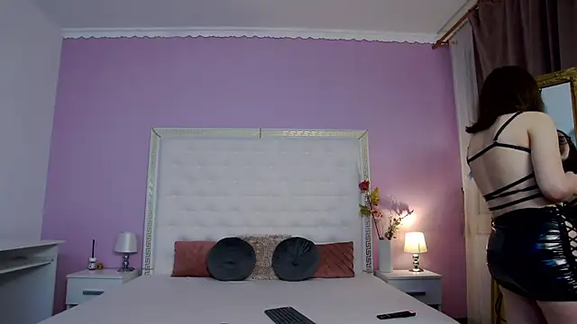 Snapshot of Lenna_Paul chatting on February 7, 2026, 5:11 am Lenna Paul online show from February 7, 2026, 5:11 am